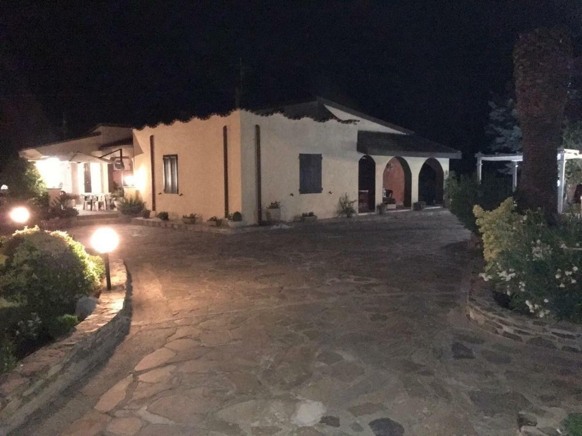 Canaglia Casa Vacanze La Guzzetta Ranchヴィラ エクステリア 写真